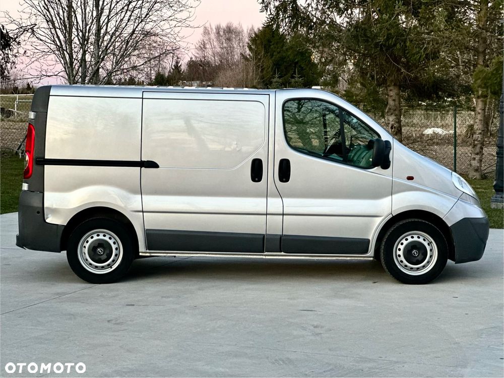 Opel Vivaro - 10