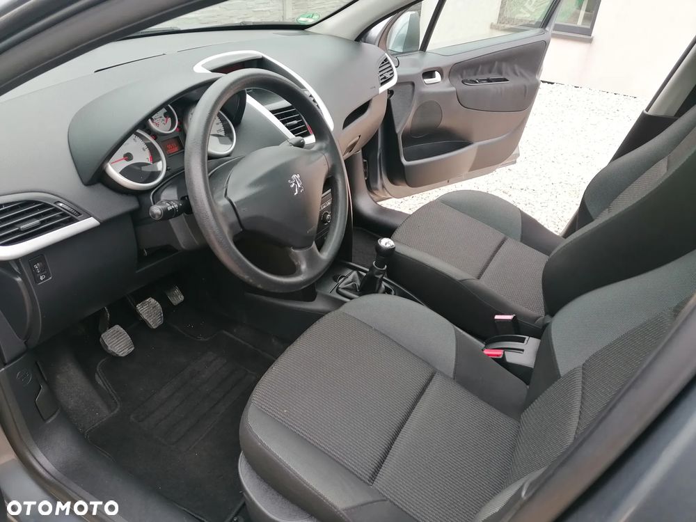 Peugeot 207 75 Tendance - 11
