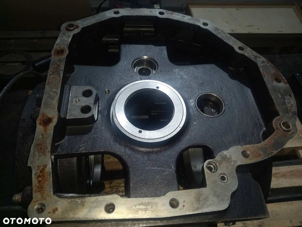 Obudowa tylnego mostu McCormick XTX165 - 8