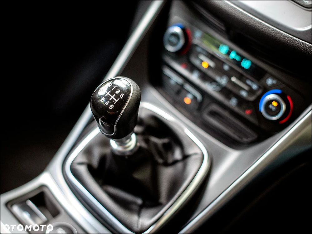 Ford Kuga - 28