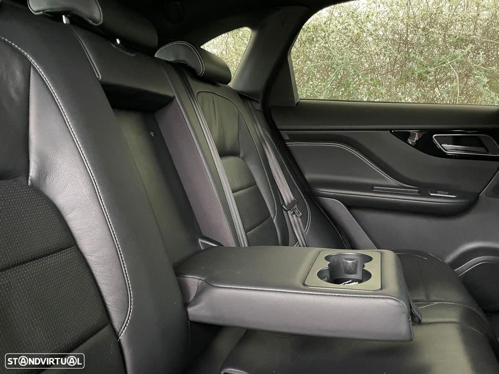 Jaguar F-Pace 2.0 i4D R-Sport Aut. - 11