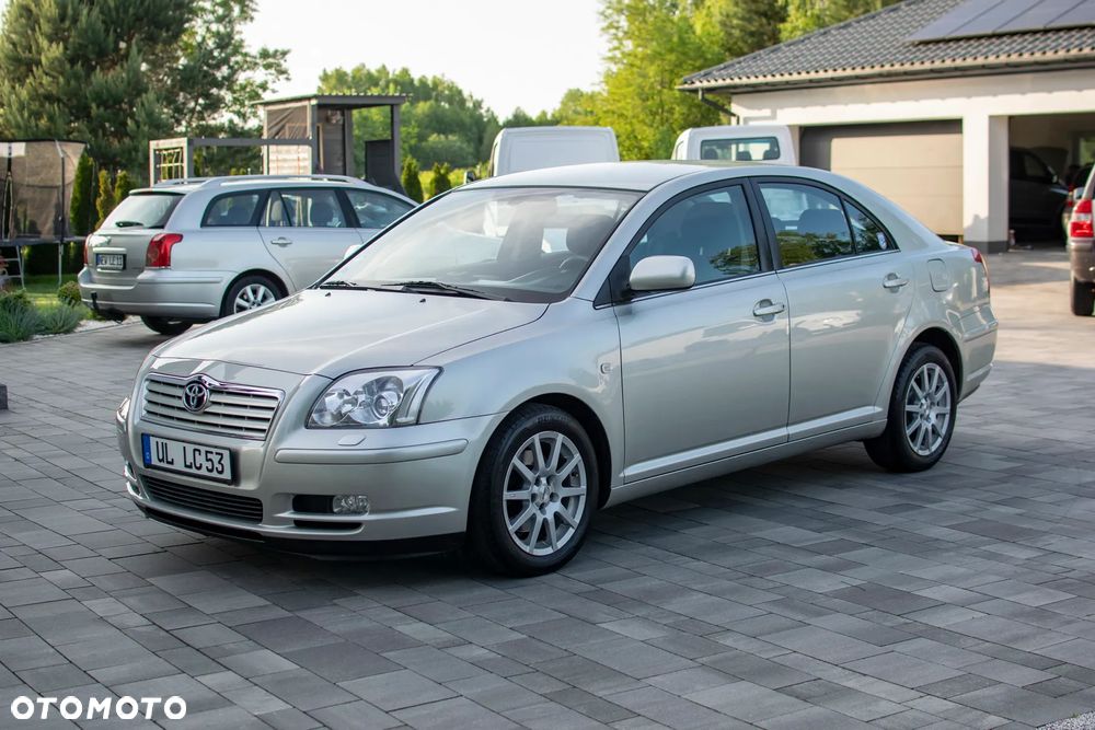 Toyota Avensis - 27