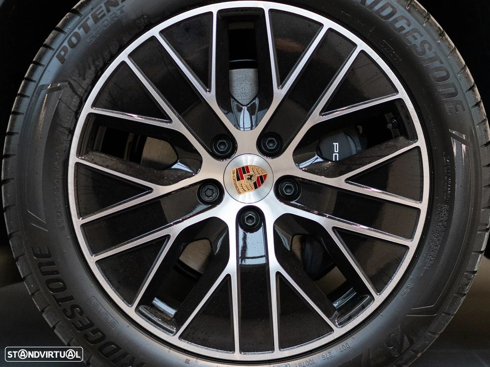 Porsche Macan Electric 4 - 15