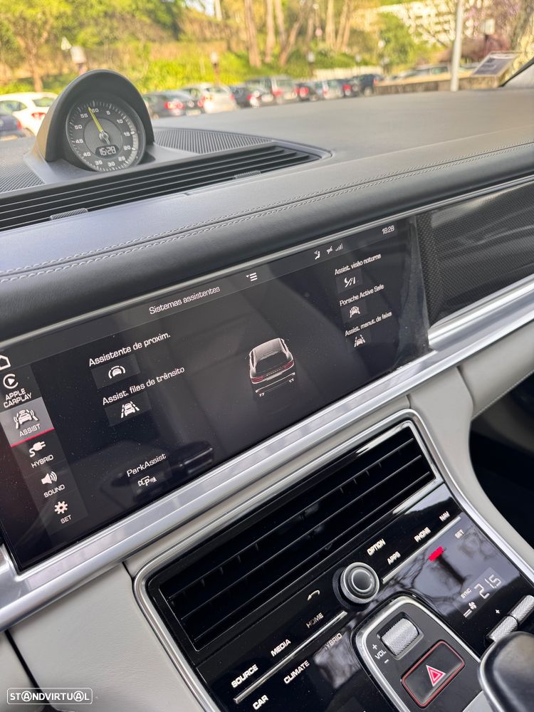 Porsche Panamera Sport Turismo Turbo S E-Hybrid - 32