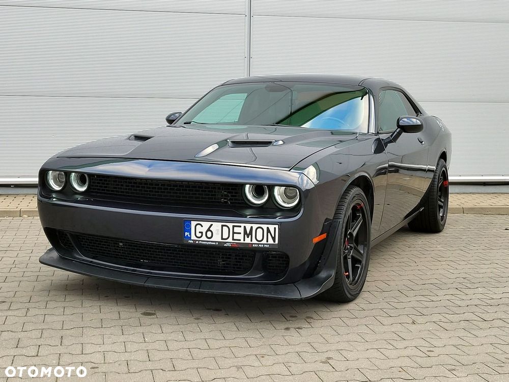 Dodge Challenger - 8