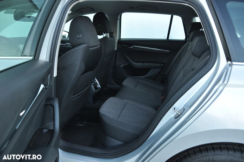 Skoda Octavia Combi 2.0 TDI (Green tec) DSG Style - 34