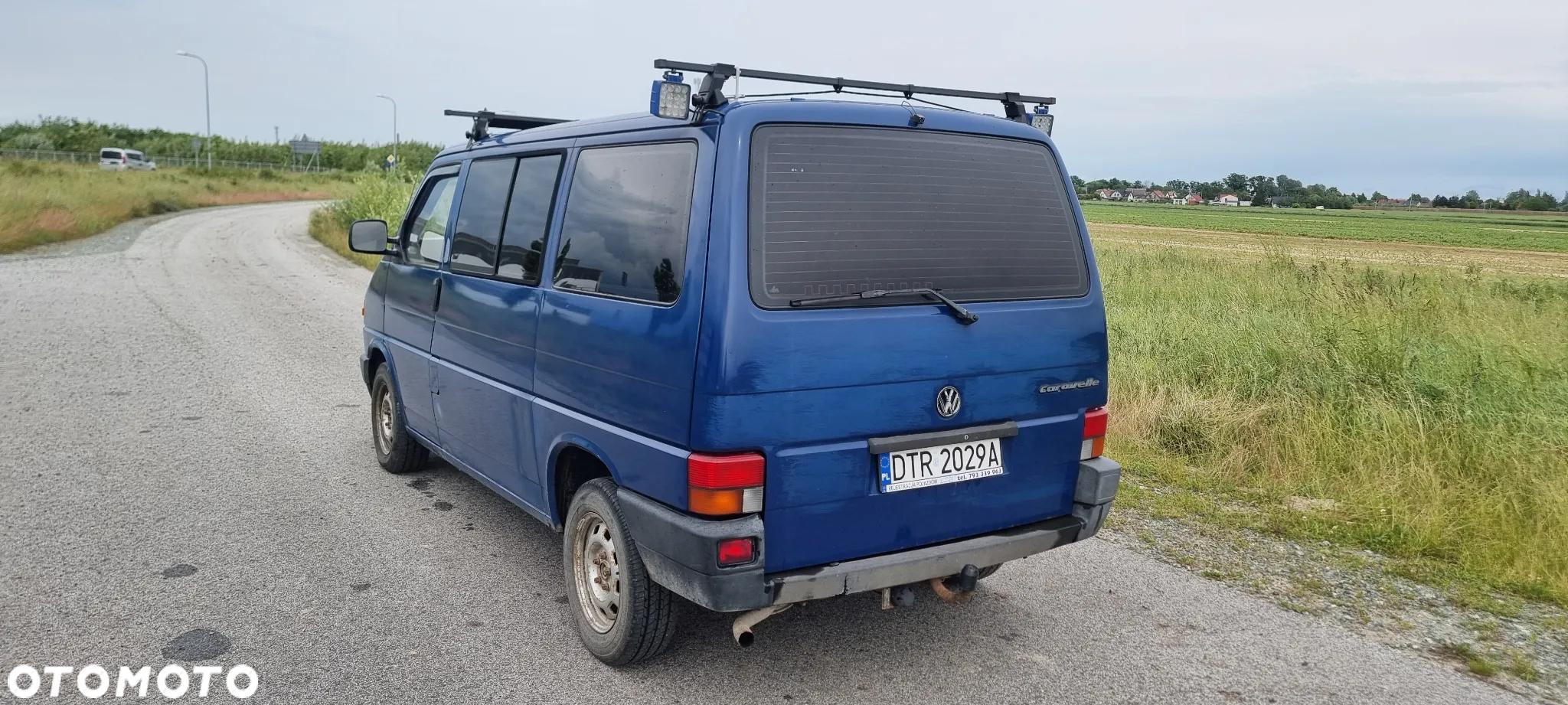 Volkswagen Caravelle - 12