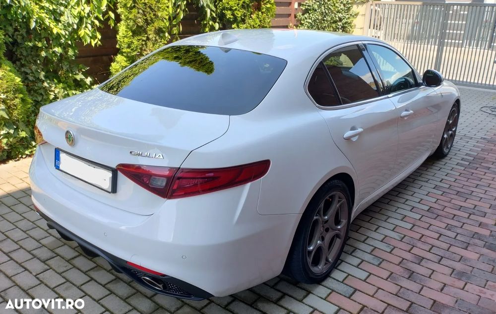 Alfa Romeo Giulia - 5