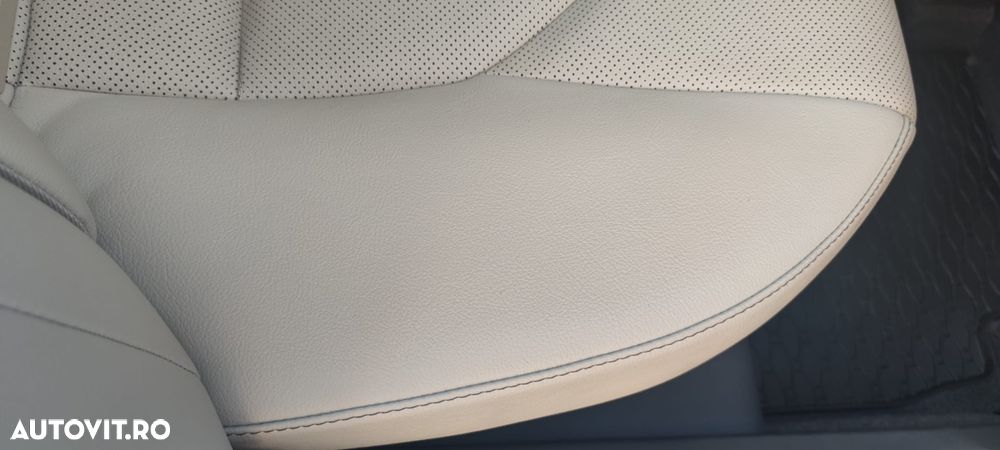 Toyota Camry Luxury - 27