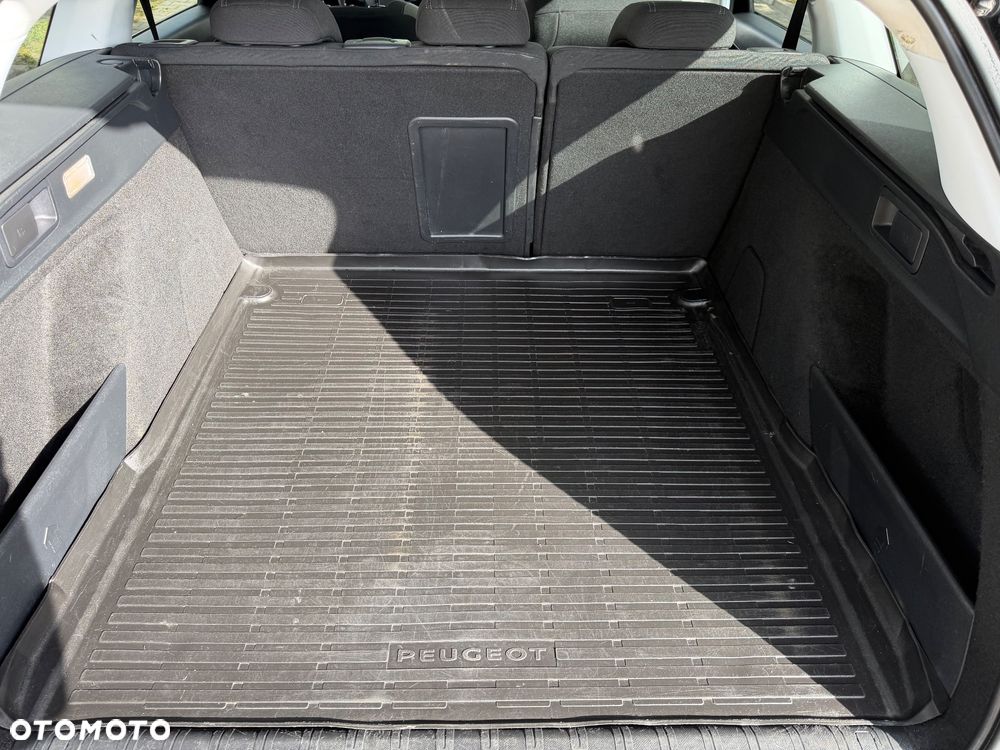 Peugeot 308 - 25