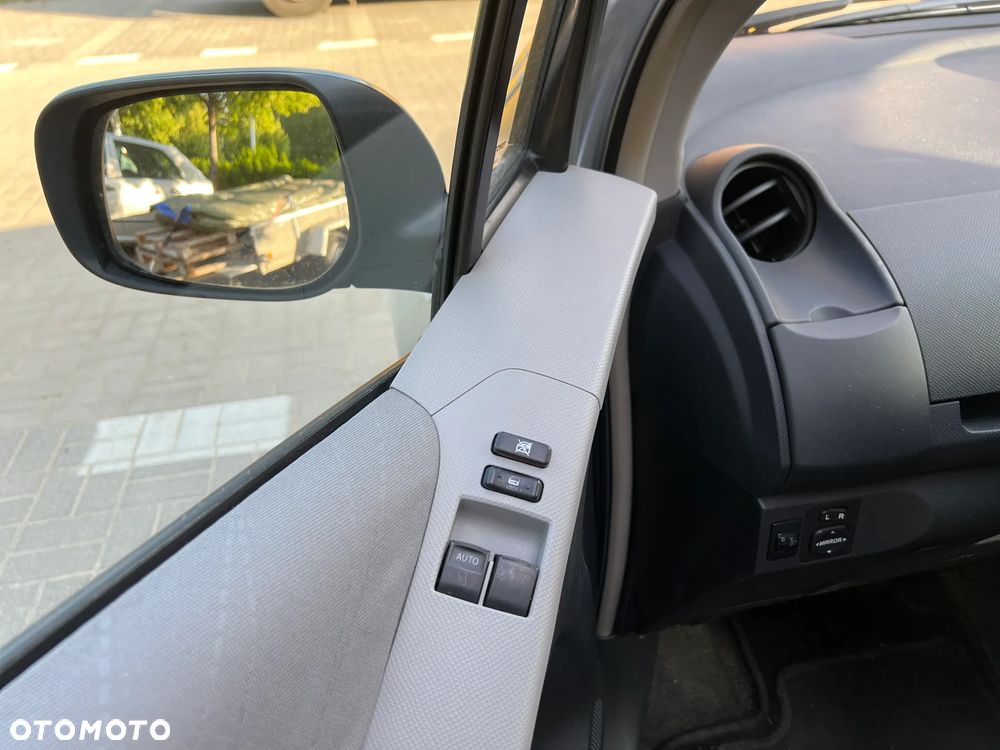 Toyota Yaris 1.3 Sol - 9