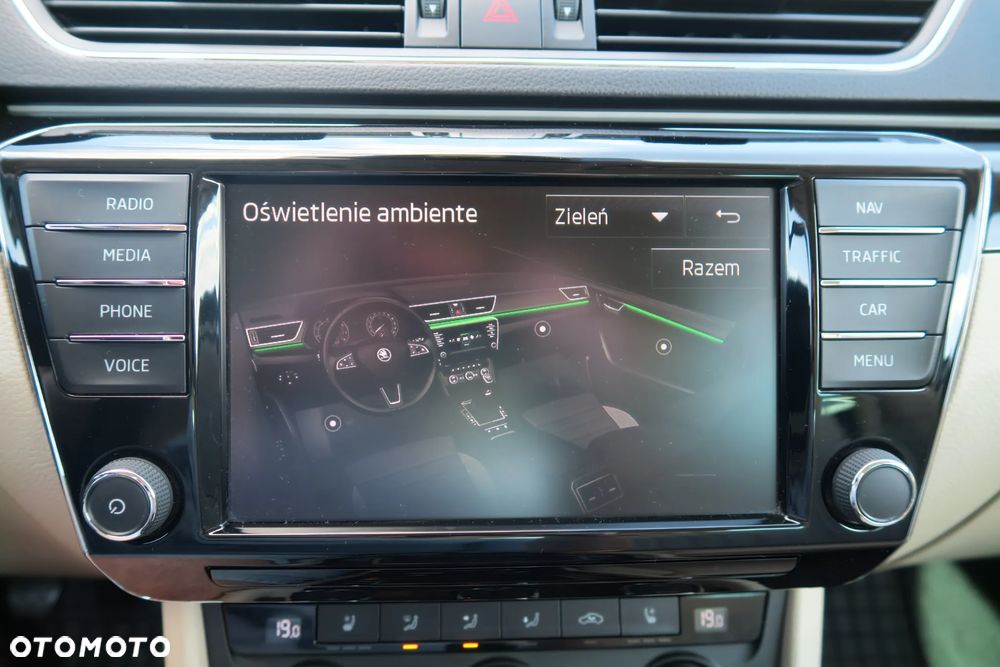Skoda Superb 2.0 TDI L&K - 30