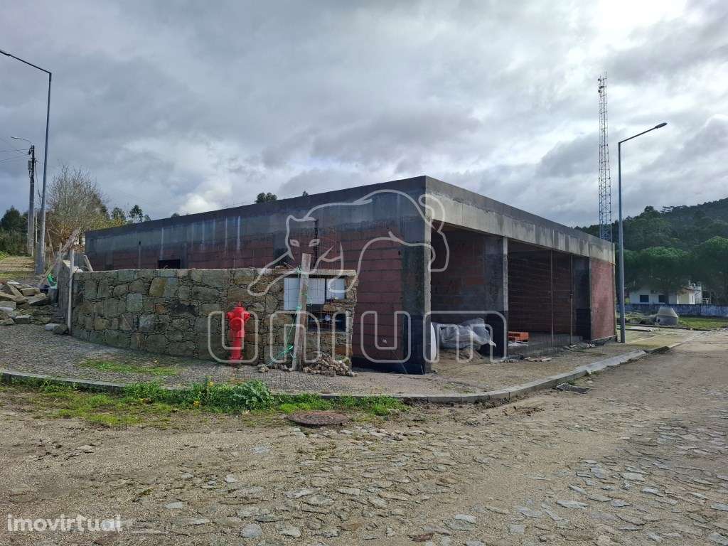 Moradia T3 com piscina em Vilar de Mouros - Grande imagem: 2/15