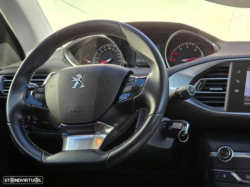 Peugeot 308 SW BlueHDi 130 EAT6 Stop & Start Active - 46