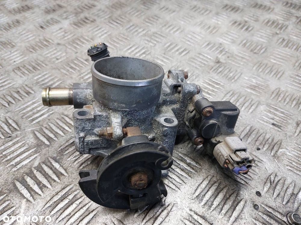 PRZEPUSTNICA TOYOTA COROLLA E11 1.4 16V 89452-05010 22270-22050 - 2