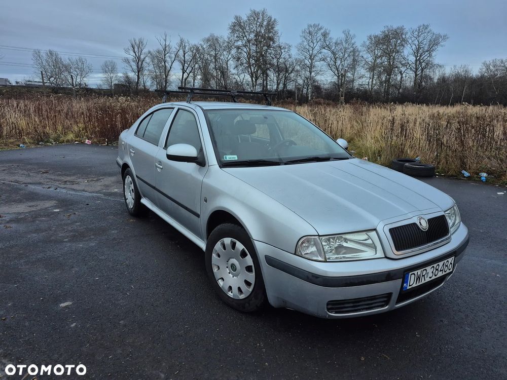 Skoda Octavia 1.6 Tour - 1