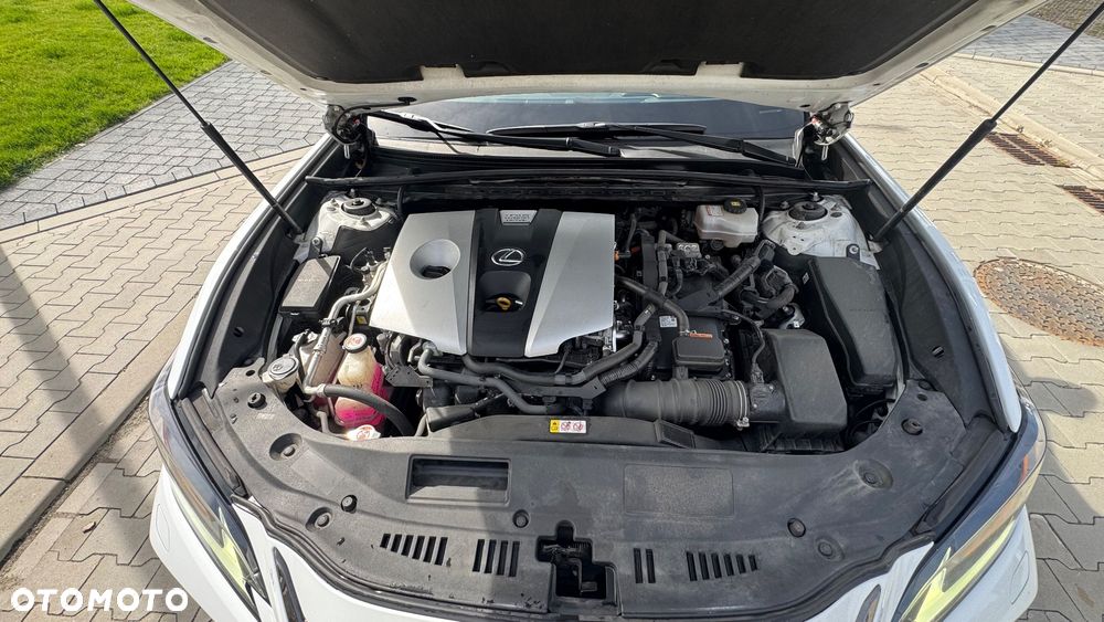 Lexus ES - 9