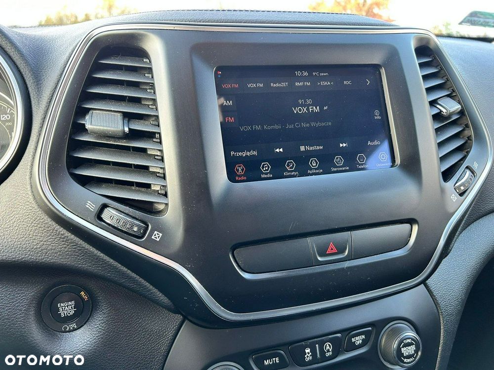 Jeep Cherokee - 18