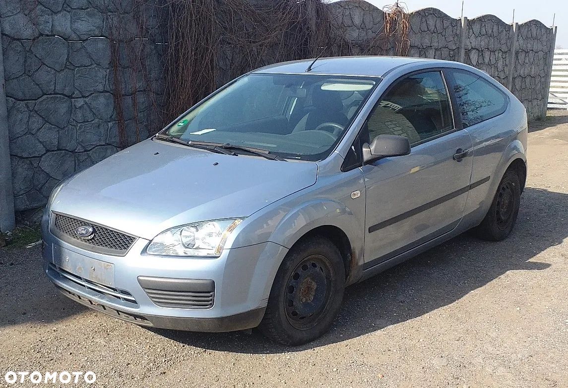 Na części Ford Focus MK2 3-drzwi 1.6 Diesel lak. Z3 silnik skrzynia biegów maska zderzak szyba klapa lampa fotel kanapa deska belka zawieszenie hak koła - 1