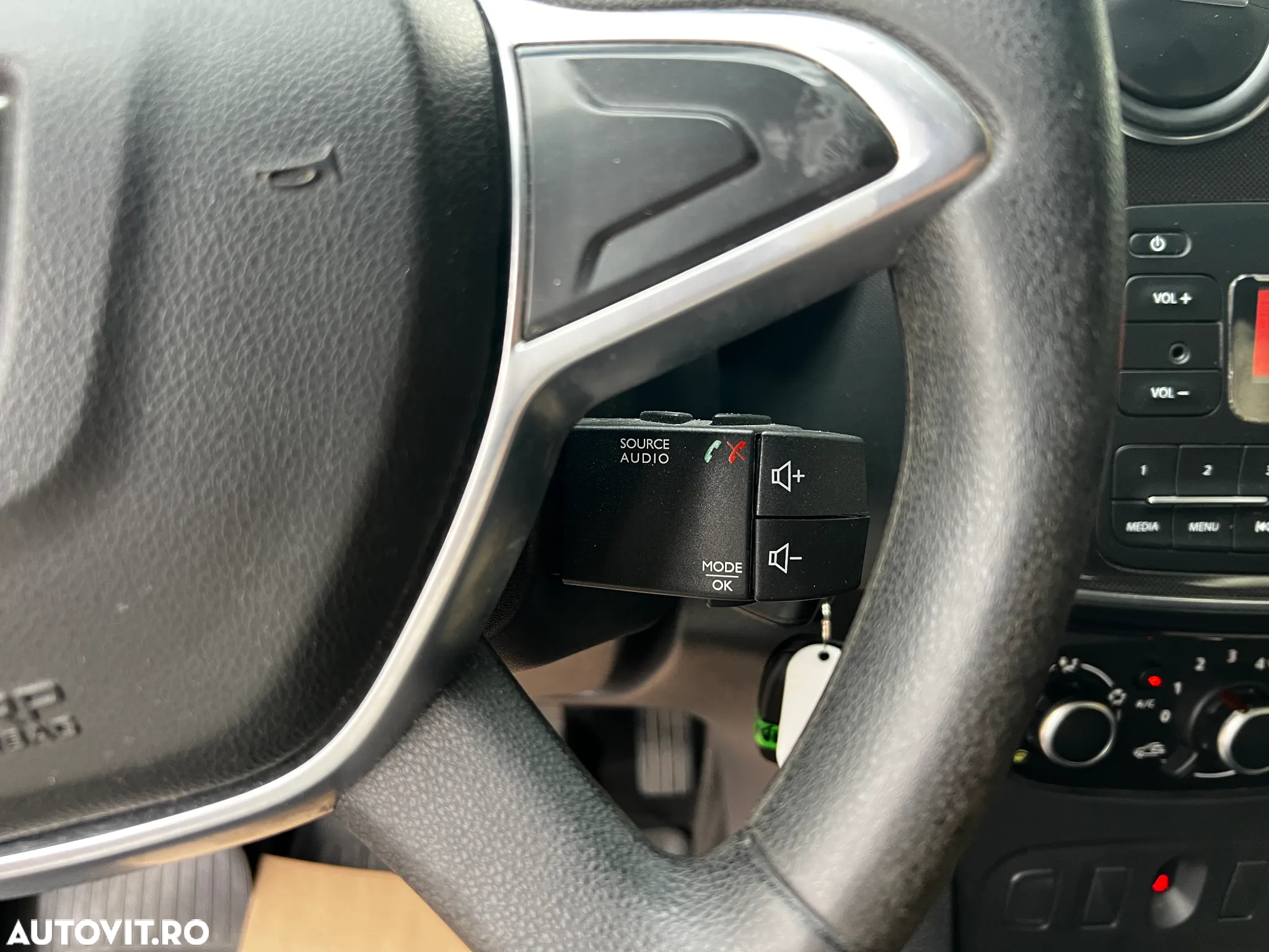 Dacia Logan 1.0 SCe Ambiance - 25