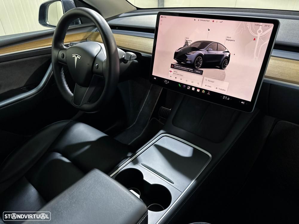 Tesla Model Y - 36