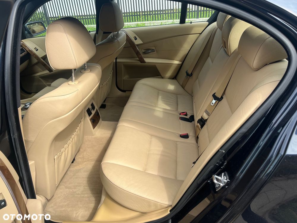 BMW Seria 5 525i - 5