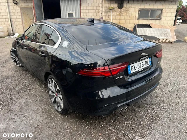 Jaguar XE 2.0 D180 AWD R-Dynamic S - 3