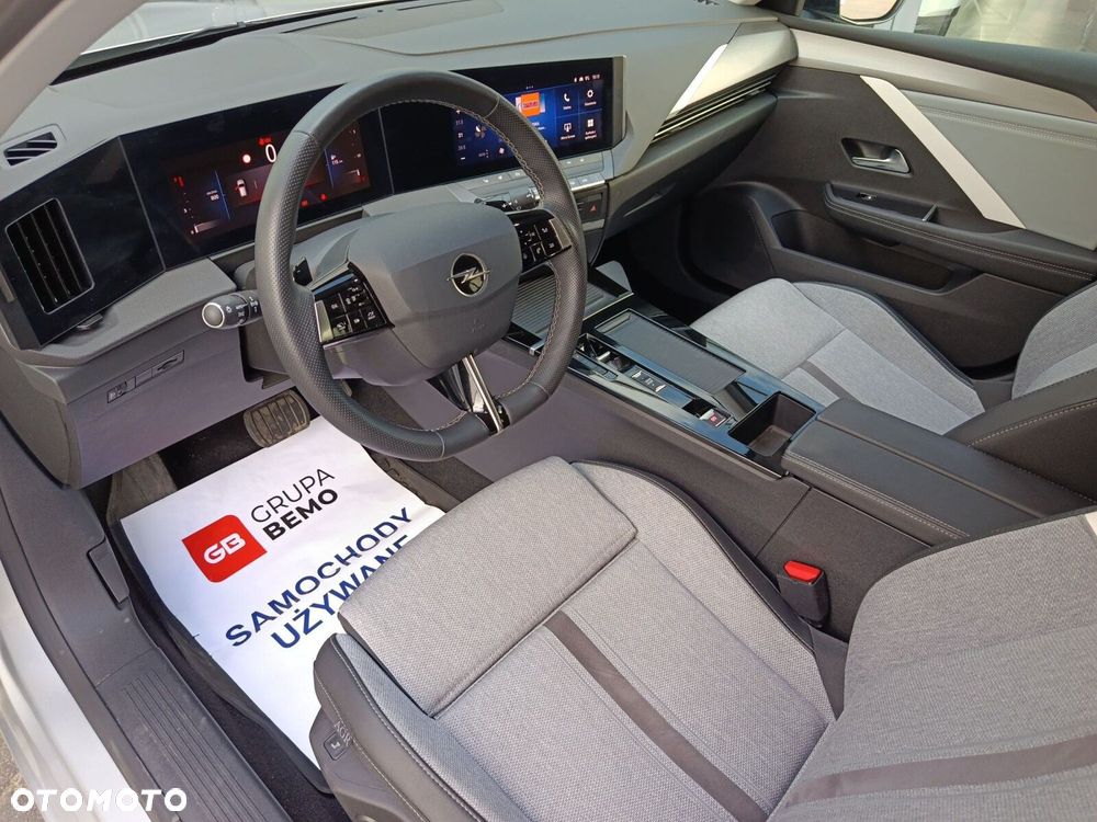 Opel Astra 1.2 T Elegance S&S - 11