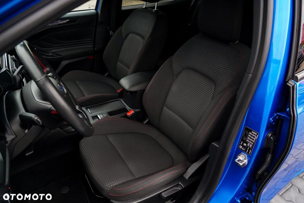 Ford Focus - 32