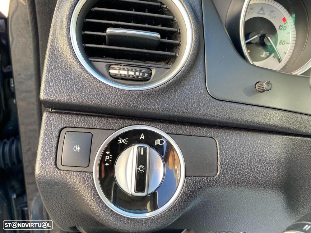 Mercedes-Benz C 220 Station CDI DPF Auto BlueEFFICIENCY Avantgarde - 25
