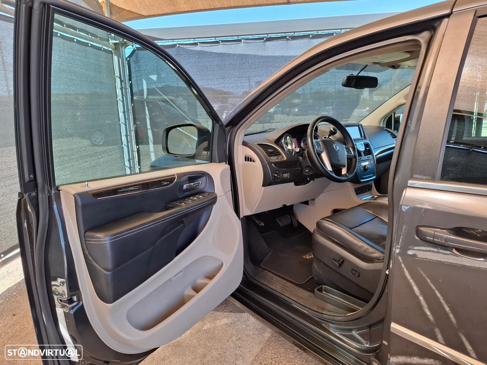 Lancia Voyager 2.8 CRD Gold - 15