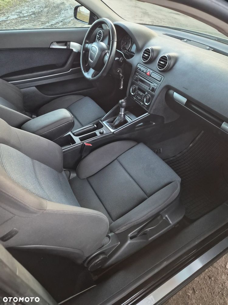 Audi A3 3-drzwiowe 2.0 TDI Quattro Ambiente - 23