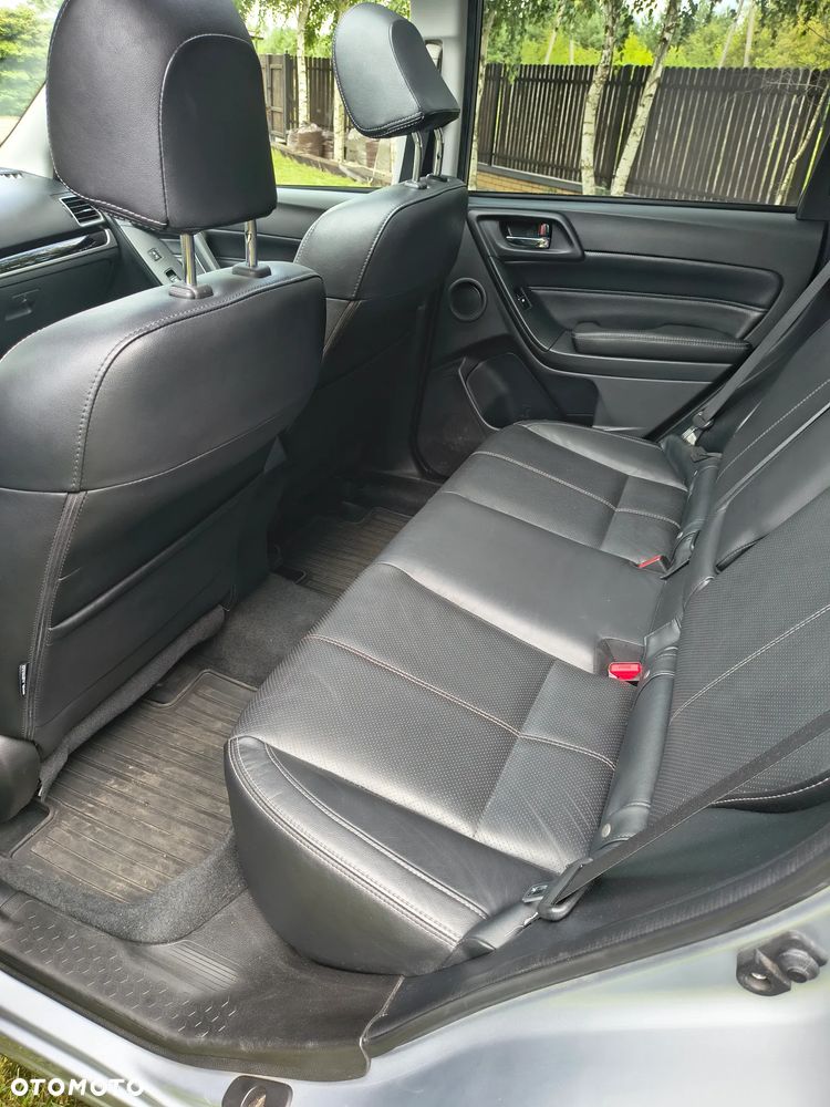 Subaru Forester 2.0 XT Platinum Lineartronic - 10