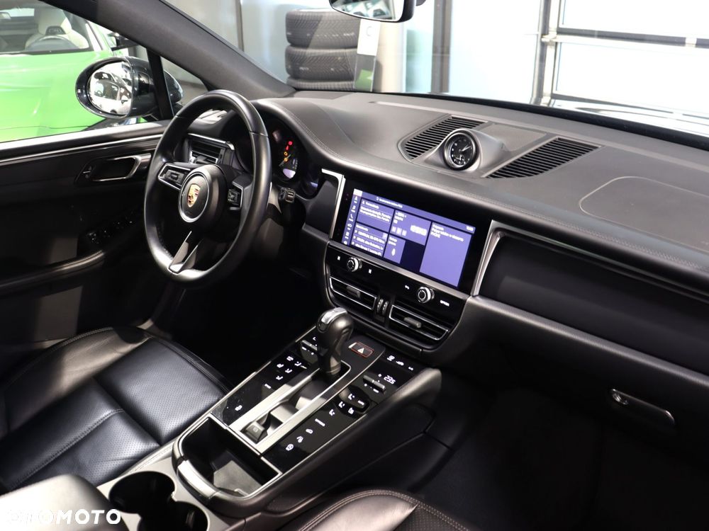 Porsche Macan Standard - 18