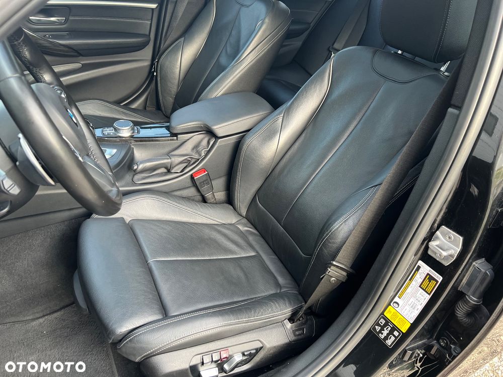 BMW Seria 3 330i xDrive Edition M Sport Shadow - 21
