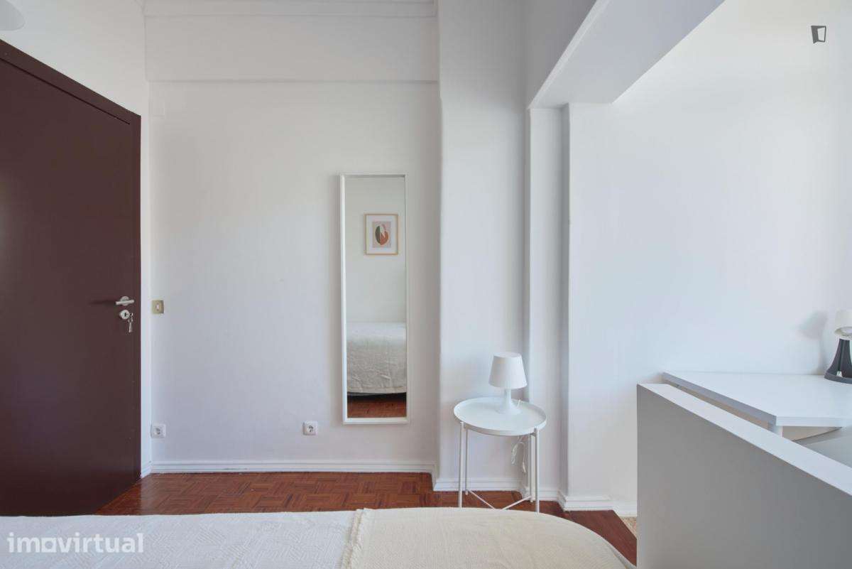 Quarto - localizado em Almada Lisbon - Grande imagem: 2/60