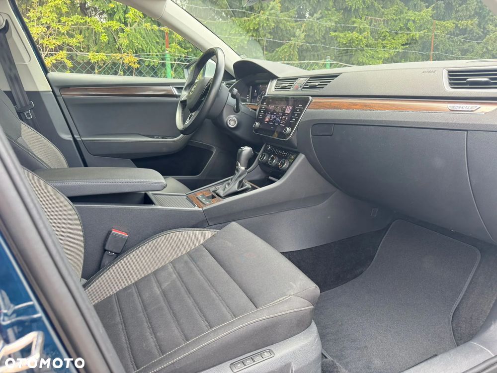 Skoda Superb 2.0 TDI SCR 4x4 Scout DSG - 6