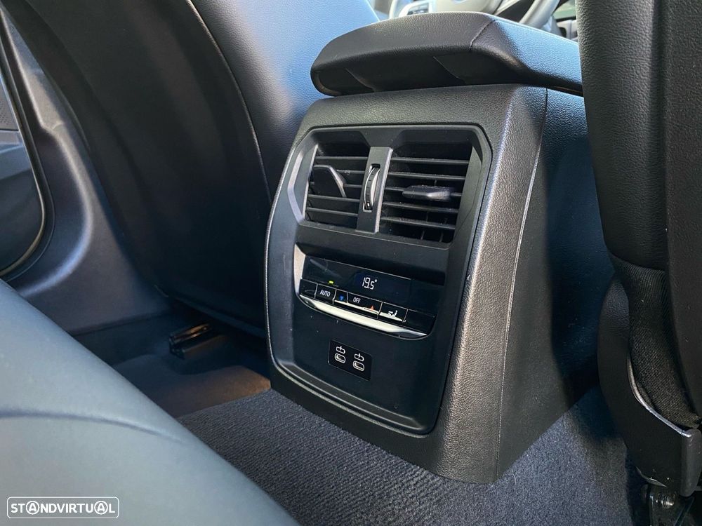 BMW 330 e Pack Desportivo M Auto - 18
