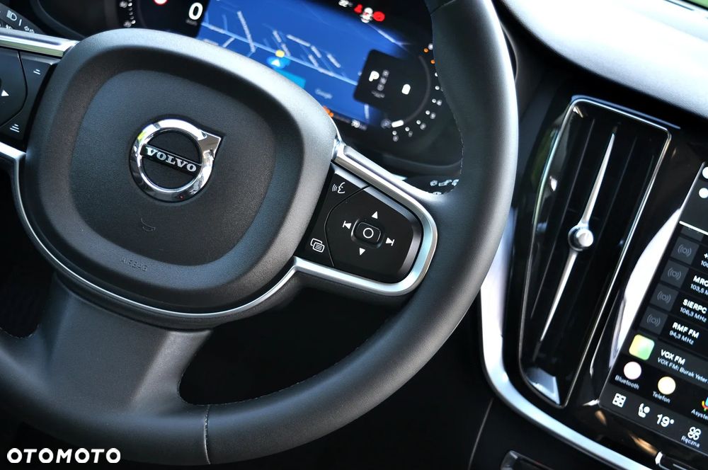 Volvo V60 B3 B DKG Momentum Pro - 25