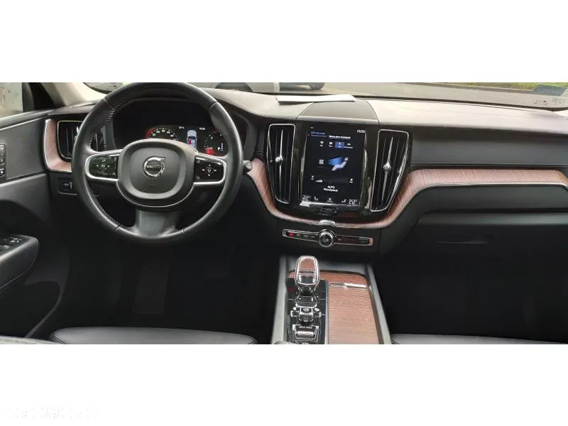 Volvo XC 60 B5 D AWD Inscription - 11