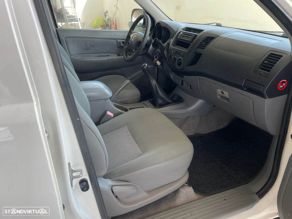 Toyota HILUX 2.4 D 2WD CD - 16