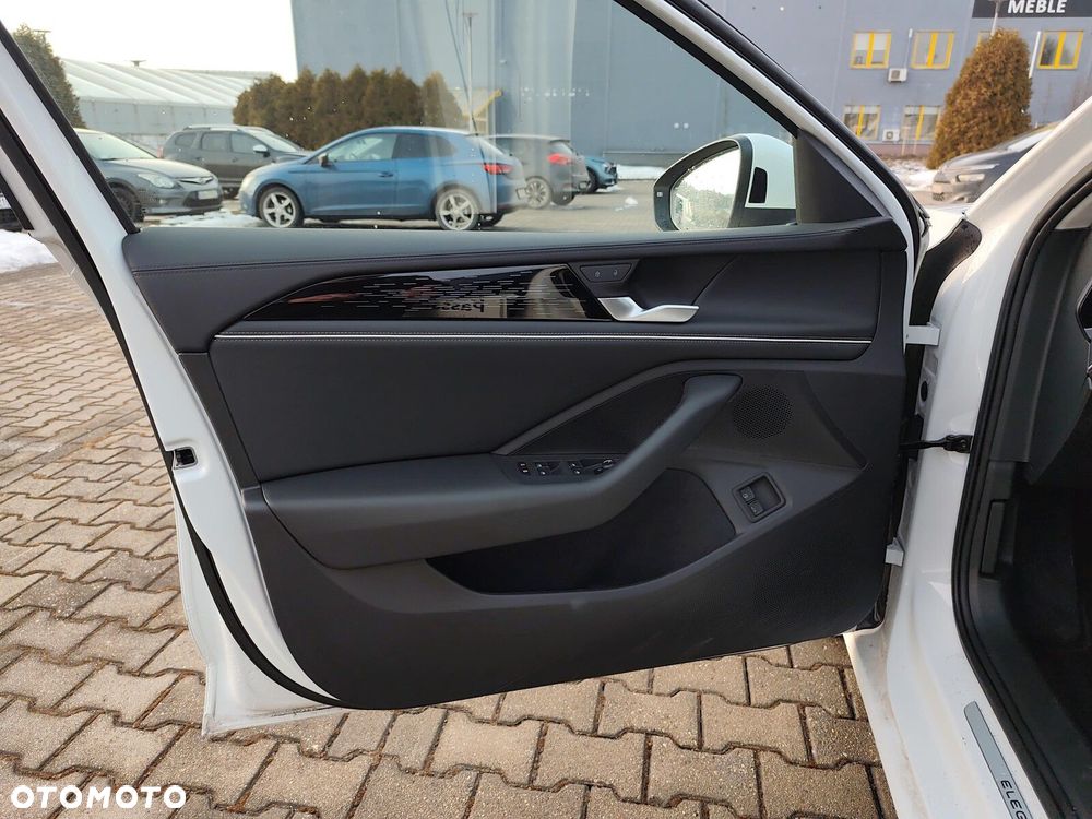 Volkswagen Passat - 11