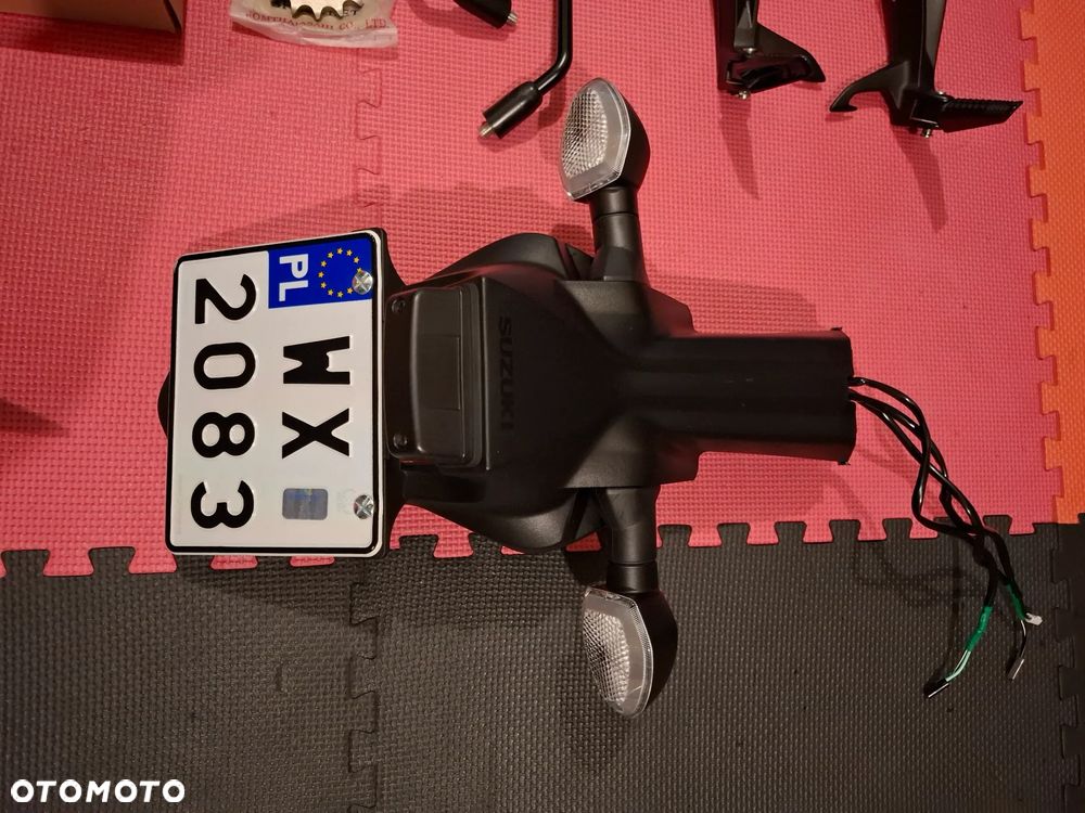 Suzuki GSX 1000 - 27