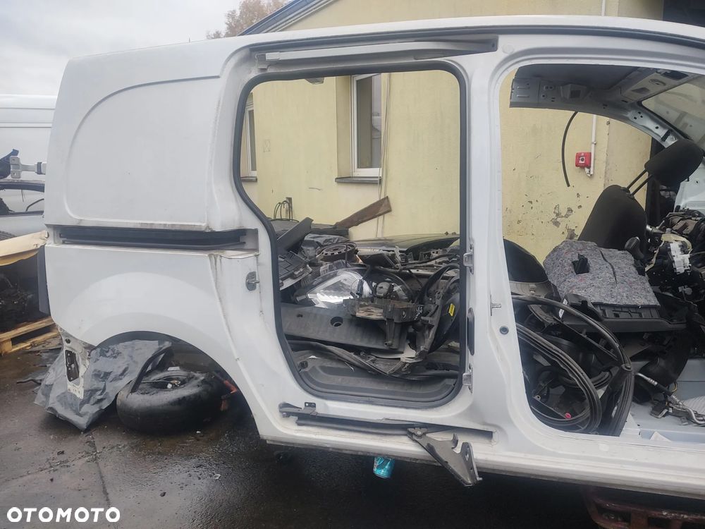 KANGOO II LIFT BŁOTNIK TYŁ PRAWY 2019 - 1