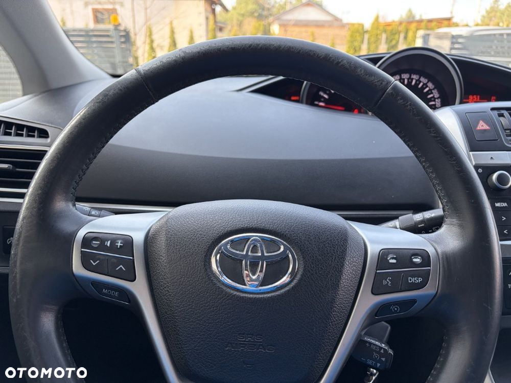 Toyota Verso 1.6 D-4D Prestige - 12