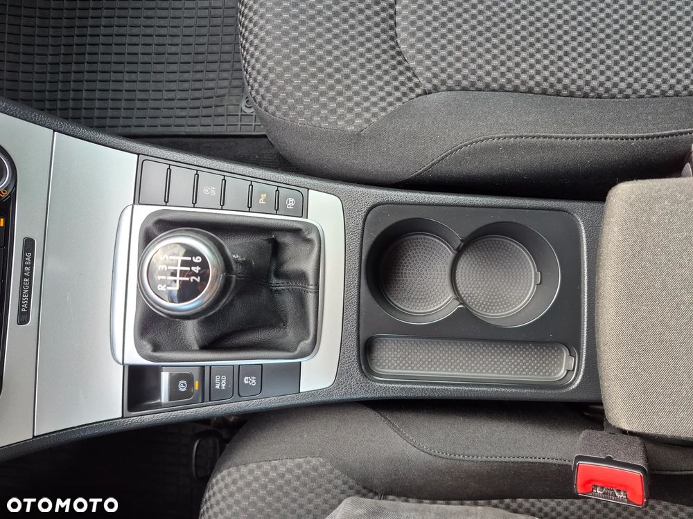 Volkswagen Passat 2.0 TDI BlueMotion Technology Comfortline - 27