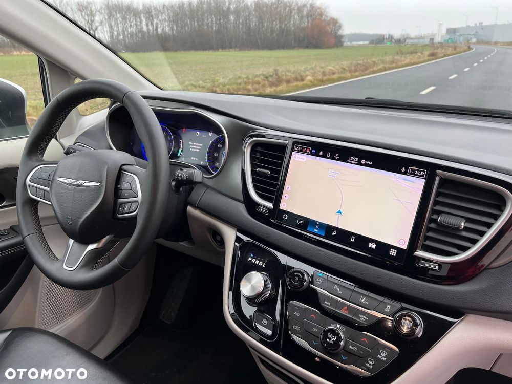Chrysler Pacifica - 14