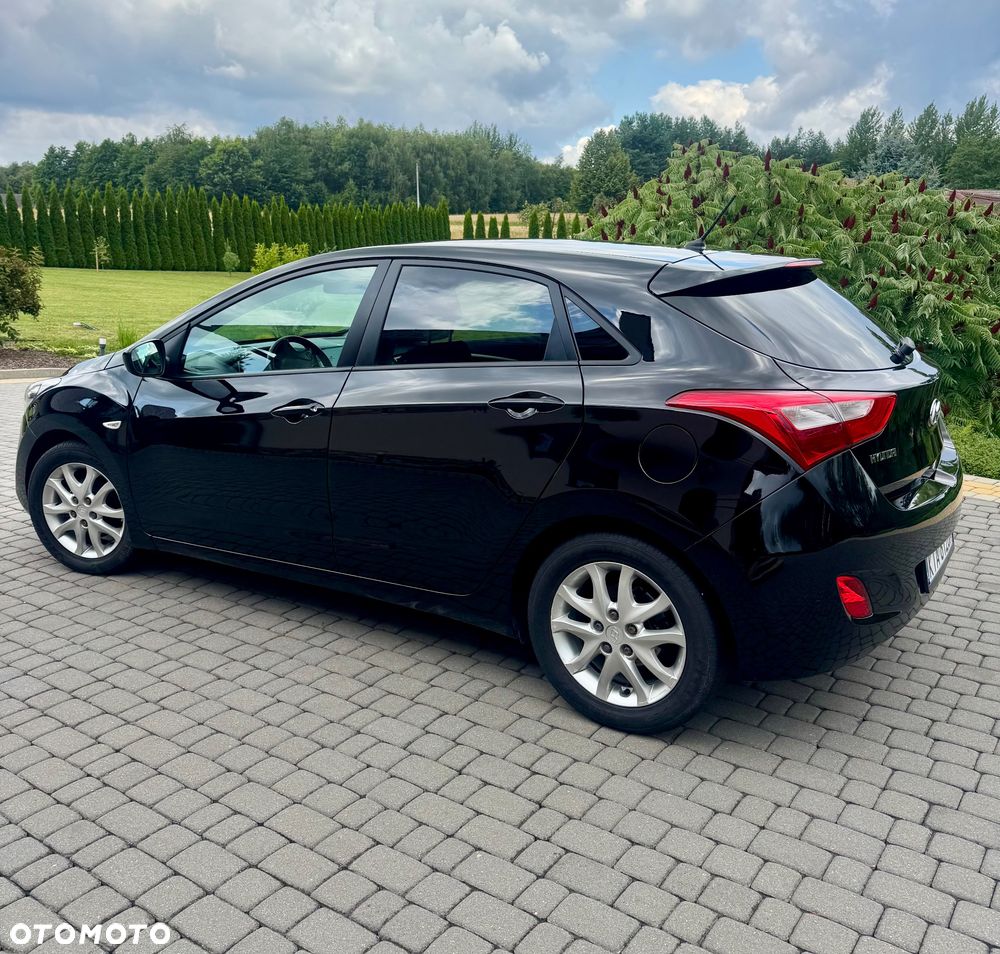Hyundai i30 1.4 Classic + - 8