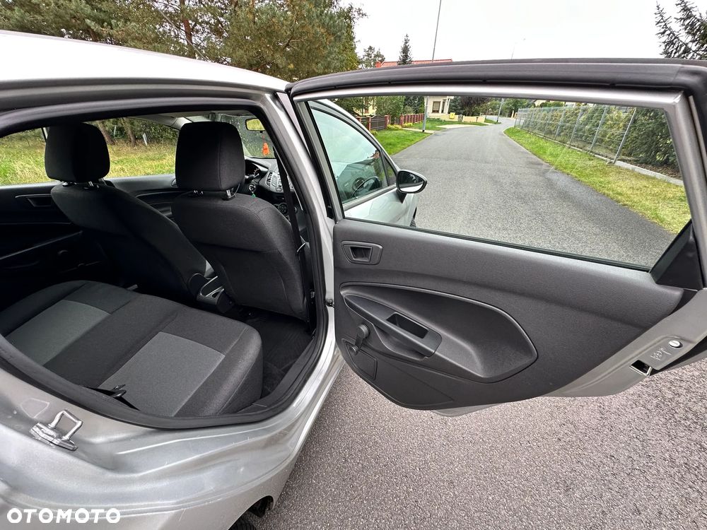 Ford Fiesta 1.25 Ambiente - 24