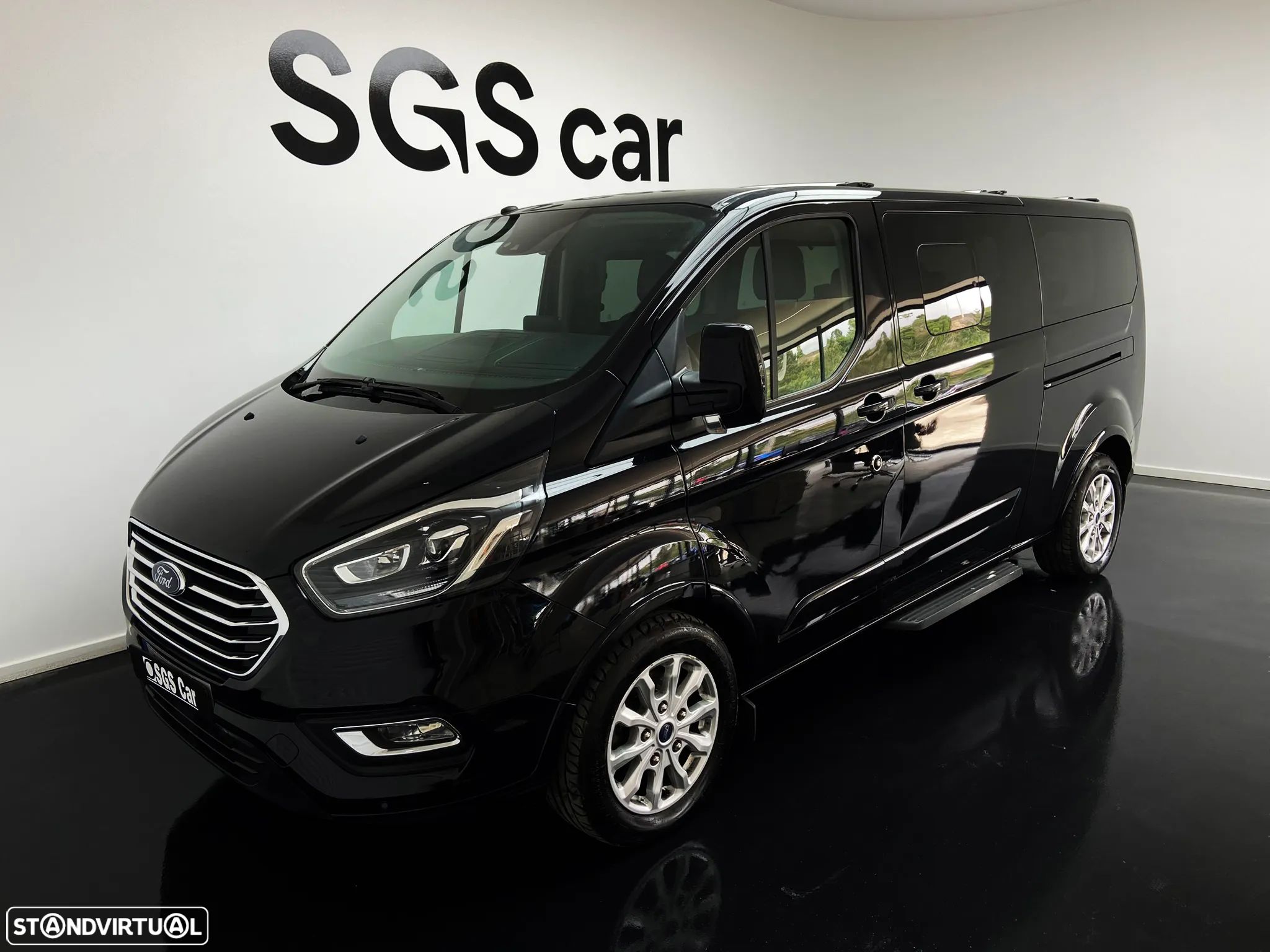 Ford Tourneo Custom - 1